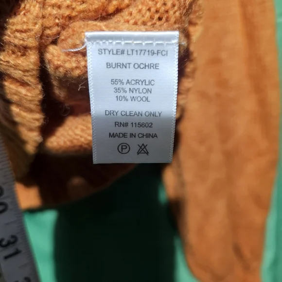 Lush Size Large EUC Orange Cardigan with White Accents PTP 22 Length 19 - Picture 6 of 6